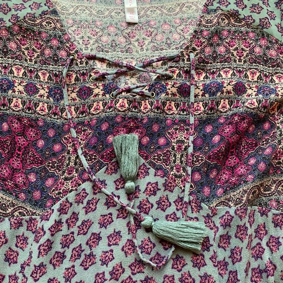 Long Sleeved Multi-coloured Mid-length Patterned Dress - Picture 9 of 10